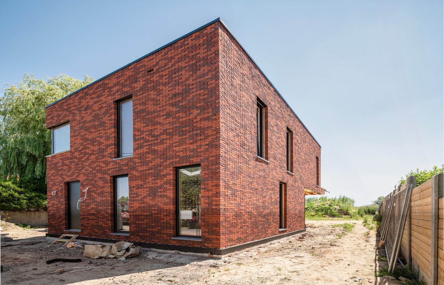 Circular building with blocks